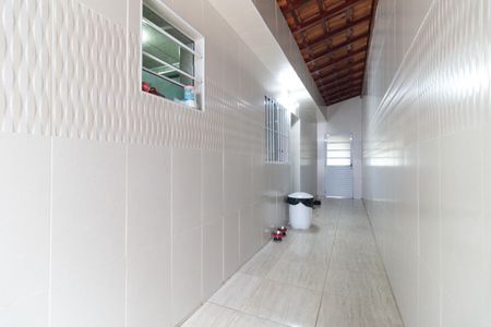 Casa à venda com 242m², 3 quartos e 2 vagasCorredor Lateral
