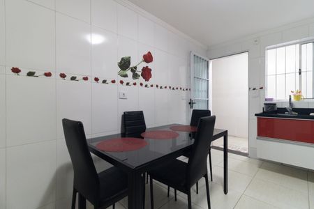 Casa à venda com 242m², 3 quartos e 2 vagasCozinha 