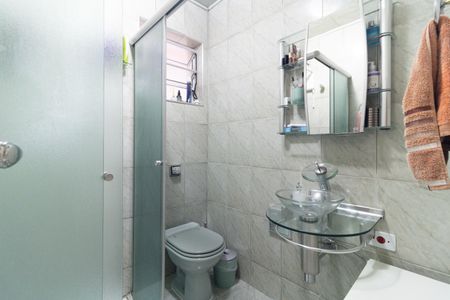 Casa à venda com 242m², 3 quartos e 2 vagasBanheiro