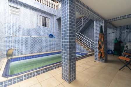 Casa à venda com 242m², 3 quartos e 2 vagasQuintal