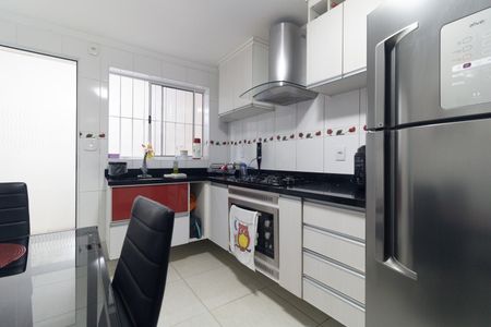 Casa à venda com 242m², 3 quartos e 2 vagasCozinha 