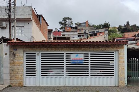 Casa à venda com 242m², 3 quartos e 2 vagasFachada