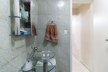 Casa à venda com 242m², 3 quartos e 2 vagasBanheiro