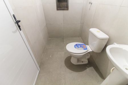 Banheiro de casa para alugar com 1 quarto, 40m² em Jardim Lajeado, São Paulo