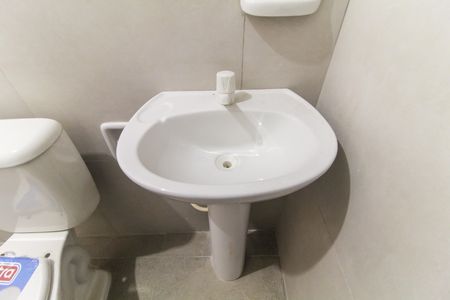 Casa para alugar com 40m², 1 quarto e 1 vaga Casa para alugar com 40m², 1 quarto e 1 vagaBanheiro