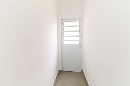 Casa para alugar com 40m², 1 quarto e 1 vaga Casa para alugar com 40m², 1 quarto e 1 vagaHall
