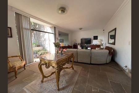 Casa à venda com 4 quartos, 530m² em Vila Progredior, São Paulo