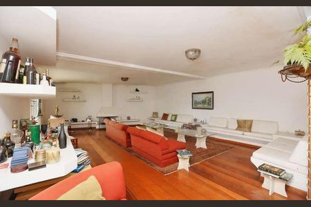 Casa à venda com 4 quartos, 530m² em Vila Progredior, São Paulo