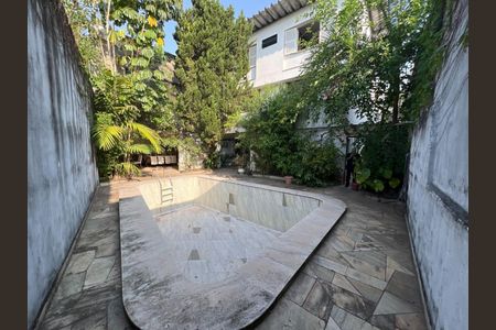 Casa à venda com 530m², 4 quartos e 8 vagas