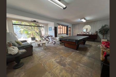 Casa à venda com 4 quartos, 530m² em Vila Progredior, São Paulo