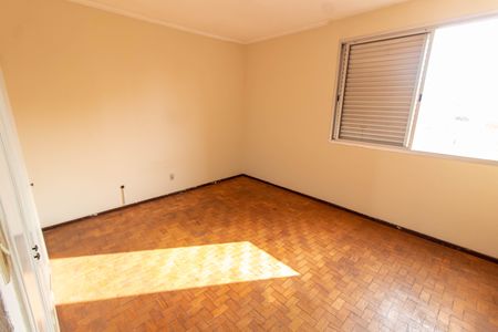Suíte  de apartamento à venda com 4 quartos, 160m² em Vila Itapura, Campinas
