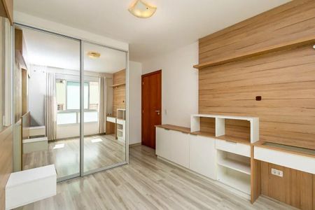 Quarto 1 de apartamento para alugar com 2 quartos, 99m² em Água Verde, Curitiba