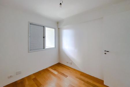 Apartamento à venda com 104m², 4 quartos e 2 vagas Apartamento à venda com 104m², 4 quartos e 2 vagasQuarto 2