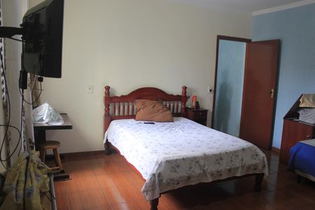 Casa à venda com 150m², 4 quartos e 2 vagasSuíte