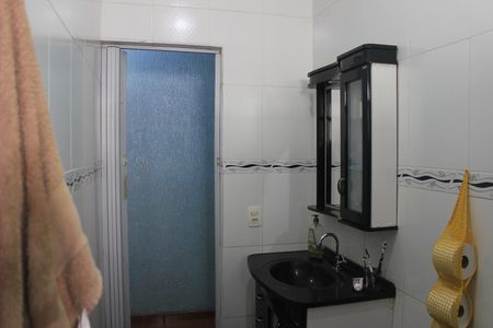 Casa à venda com 150m², 4 quartos e 2 vagasBanheiro social