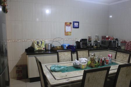 Casa à venda com 150m², 4 quartos e 2 vagasCozinha 01