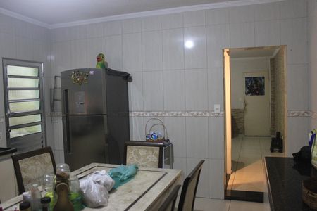 Casa à venda com 150m², 4 quartos e 2 vagasCozinha 01