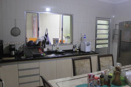Casa à venda com 150m², 4 quartos e 2 vagasCozinha 01