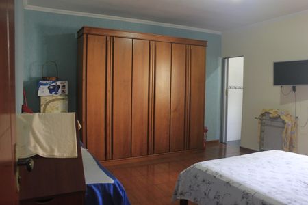 Casa à venda com 150m², 4 quartos e 2 vagasSuíte