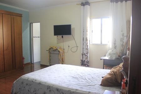 Casa à venda com 150m², 4 quartos e 2 vagasSuíte