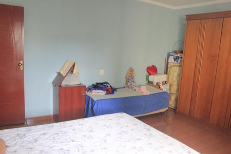 Casa à venda com 150m², 4 quartos e 2 vagasSuíte
