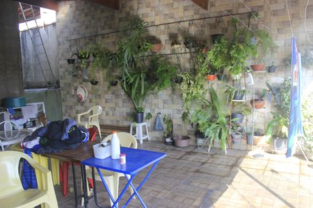 Casa à venda com 150m², 4 quartos e 2 vagasVaranda gourmet com lavanderia