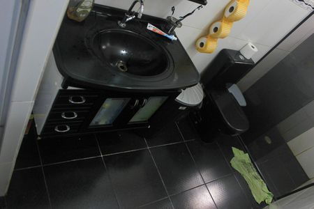 Casa à venda com 150m², 4 quartos e 2 vagasBanheiro social