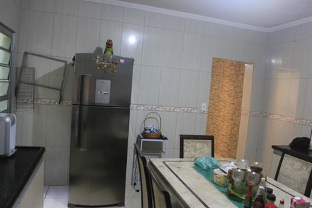 Casa à venda com 150m², 4 quartos e 2 vagasCozinha 01