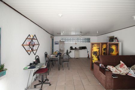Casa à venda com 200m², 4 quartos e 4 vagasGaragem