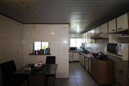 Casa à venda com 200m², 4 quartos e 4 vagasCozinha