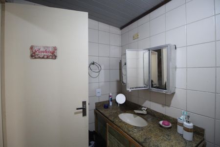 Casa à venda com 200m², 4 quartos e 4 vagasBanheiro 2