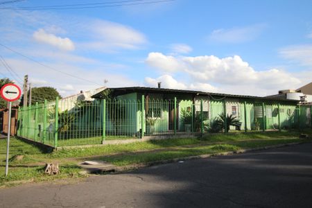 Casa à venda com 200m², 4 quartos e 4 vagasFachada