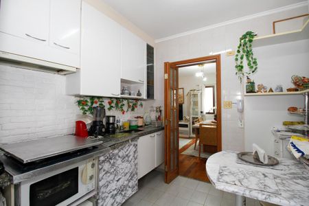 Apartamento à venda com 101m², 3 quartos e 2 vagas Apartamento à venda com 101m², 3 quartos e 2 vagasCozinha
