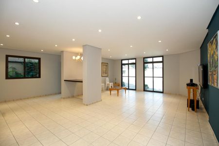 Apartamento à venda com 101m², 3 quartos e 2 vagas Apartamento à venda com 101m², 3 quartos e 2 vagasÁrea Comum - Salão de Festas