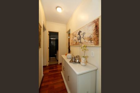 Apartamento à venda com 101m², 3 quartos e 2 vagas Apartamento à venda com 101m², 3 quartos e 2 vagasHall da Área Íntima