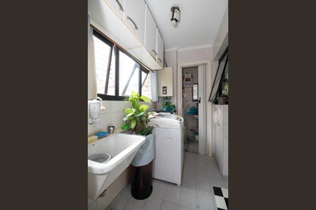 Apartamento à venda com 101m², 3 quartos e 2 vagas Apartamento à venda com 101m², 3 quartos e 2 vagasÁrea de Serviço