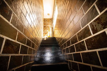 Apartamento à venda com 80m², 2 quartos e sem vaga Apartamento à venda com 80m², 2 quartos e sem vagaÁrea Comum - Escada