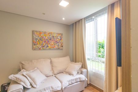 Sala de apartamento à venda com 2 quartos, 42m² em Fátima, Canoas