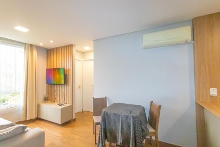 Sala de apartamento à venda com 2 quartos, 42m² em Fátima, Canoas