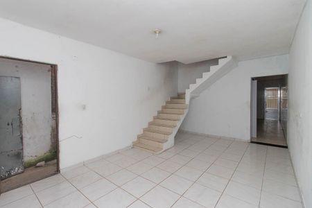 Casa para alugar com 120m², 3 quartos e 2 vagas Casa para alugar com 120m², 3 quartos e 2 vagasSala