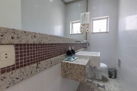 Apartamento à venda com 290m², 4 quartos e 4 vagas Apartamento à venda com 290m², 4 quartos e 4 vagasBanheiro