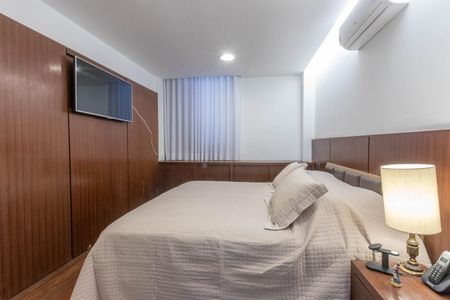 Apartamento à venda com 290m², 4 quartos e 4 vagas Apartamento à venda com 290m², 4 quartos e 4 vagasQuarto 4