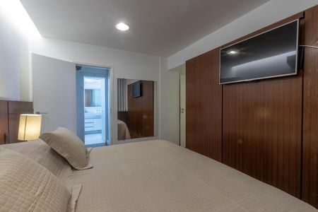 Apartamento à venda com 290m², 4 quartos e 4 vagas Apartamento à venda com 290m², 4 quartos e 4 vagasQuarto 4