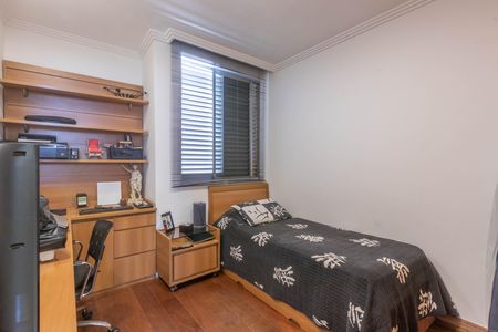 Apartamento à venda com 290m², 4 quartos e 4 vagas Apartamento à venda com 290m², 4 quartos e 4 vagasQuarto 2