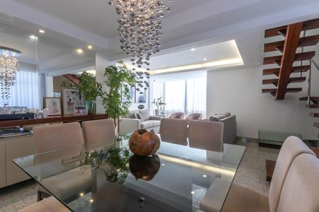 Apartamento à venda com 290m², 4 quartos e 4 vagas Apartamento à venda com 290m², 4 quartos e 4 vagasSala