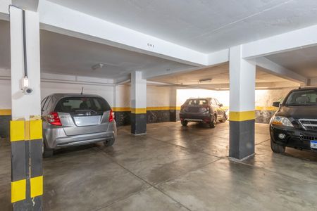Apartamento à venda com 290m², 4 quartos e 4 vagas Apartamento à venda com 290m², 4 quartos e 4 vagasGaragem