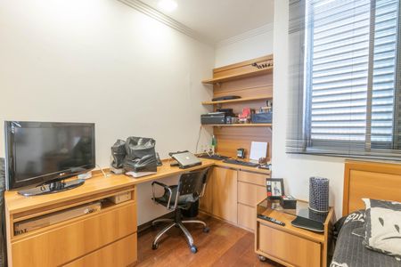 Apartamento à venda com 290m², 4 quartos e 4 vagas Apartamento à venda com 290m², 4 quartos e 4 vagasQuarto 2