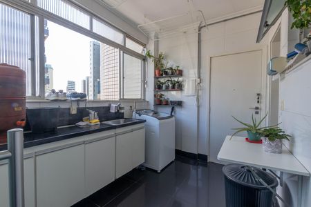 Apartamento à venda com 290m², 4 quartos e 4 vagas Apartamento à venda com 290m², 4 quartos e 4 vagasÁrea de Serviço