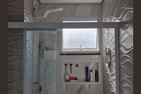Apartamento à venda com 51m², 2 quartos e 1 vaga Apartamento à venda com 51m², 2 quartos e 1 vagaBanheiro Social