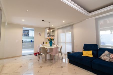 Casa de condomínio para alugar com 245m², 4 quartos e 4 vagas Casa de condomínio para alugar com 245m², 4 quartos e 4 vagasSala